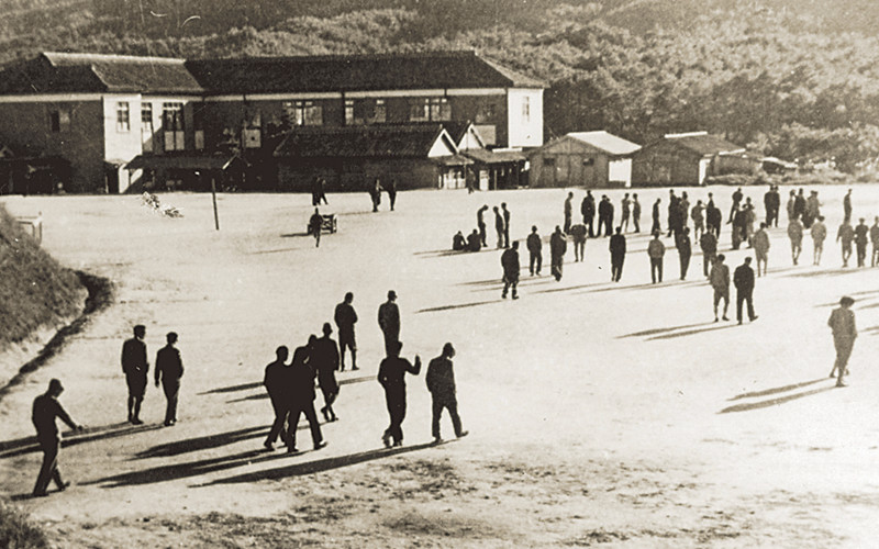 九州経済専門学校の校庭（1944年頃）