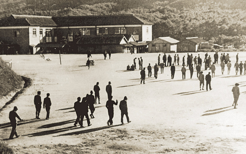 九州経済専門学校の校庭(1944年頃)