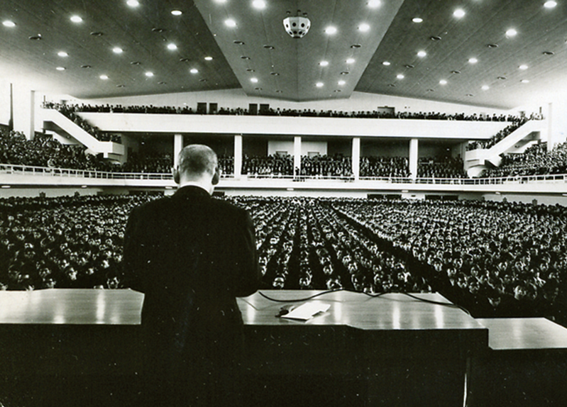 第一記念会堂で入学式（1969年）